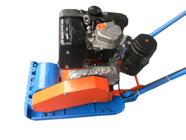 2 TON 6 HP DİZEL (HATZ) KOMPAKTOR